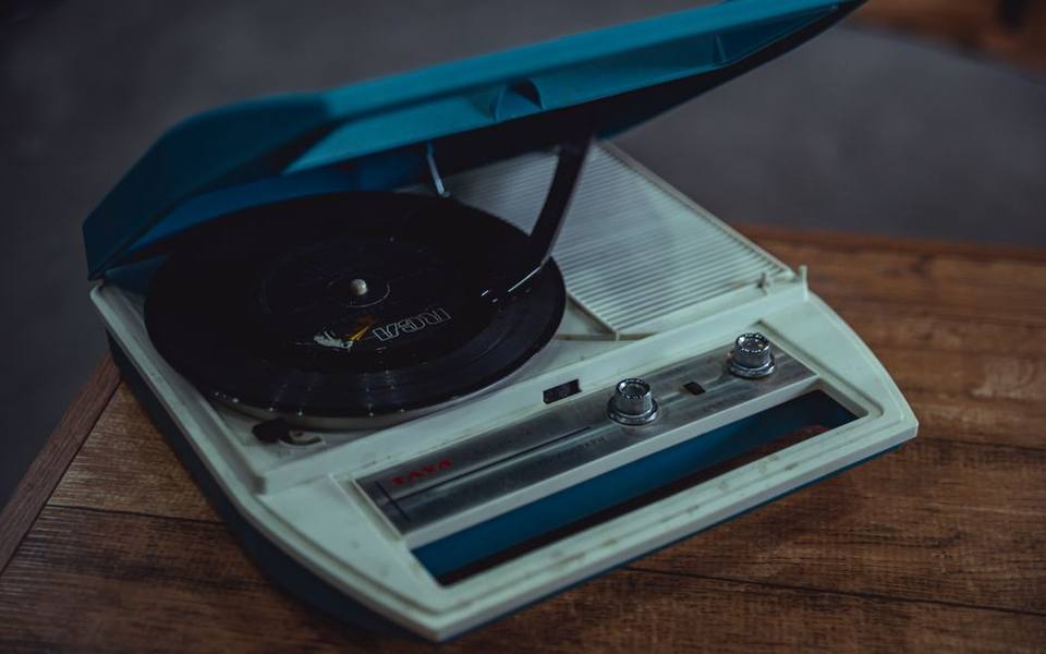 Testing and Sourcing a Vintage Record Player