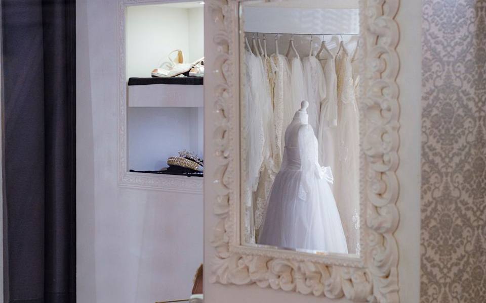 Finding the right venue to sell your dress